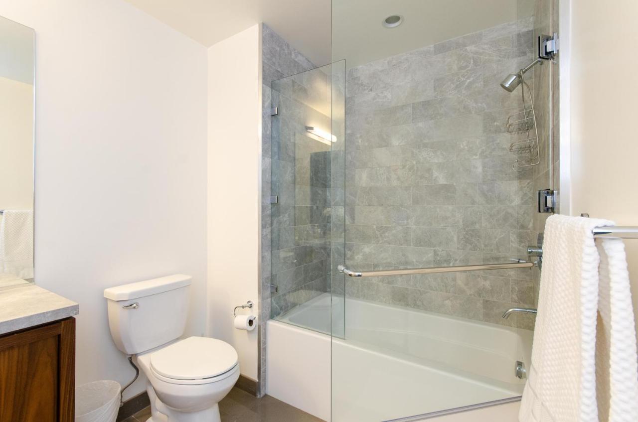 Cityscape Luxury Tower One Bedroom Apartment *